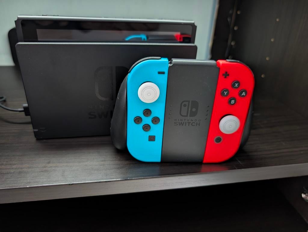 Nintendo switch V2, Consoles de jeu & Jeux vidéo, Consoles de jeu | Nintendo Switch, Enlèvement, Comme neuf, Switch 2019 Upgrade