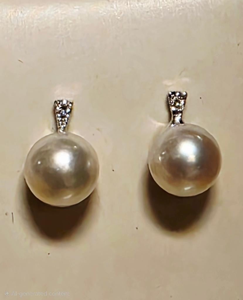 Gouden oorstekers met parels en diamanten, Handtassen en Accessoires, Oorbellen, Ophalen of Verzenden, Zo goed als nieuw, Met edelsteen