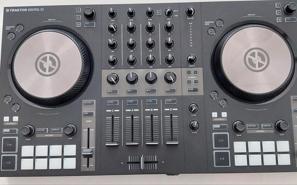 Traktor Kontrol S3 + Traktor pro 3 software., Ophalen of Verzenden