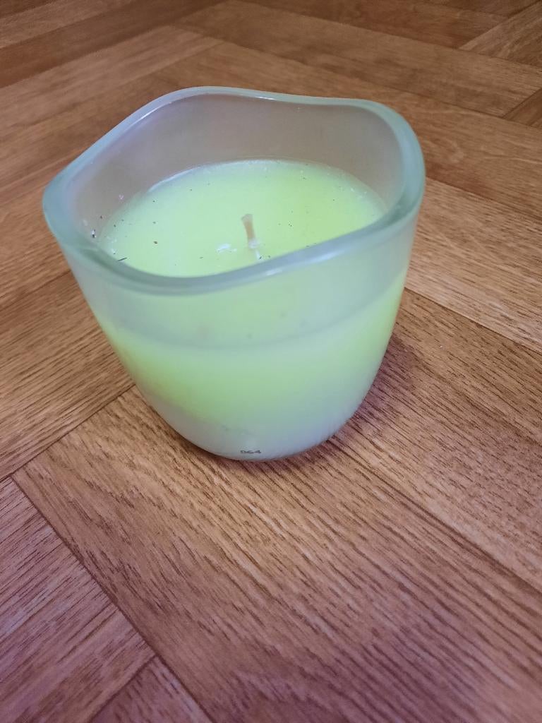 nieuw mat glazen potje met geparfumeerde kaars, Huis en Inrichting, Ophalen of Verzenden, Nieuw, Kaars