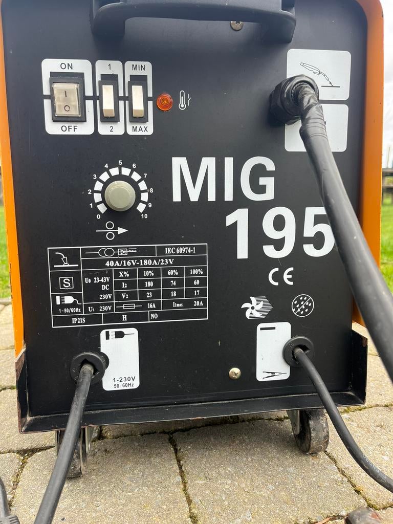 Poste à souder MIG MAG semi-automatique.  Tres peu servi :-), Enlèvement, Comme neuf