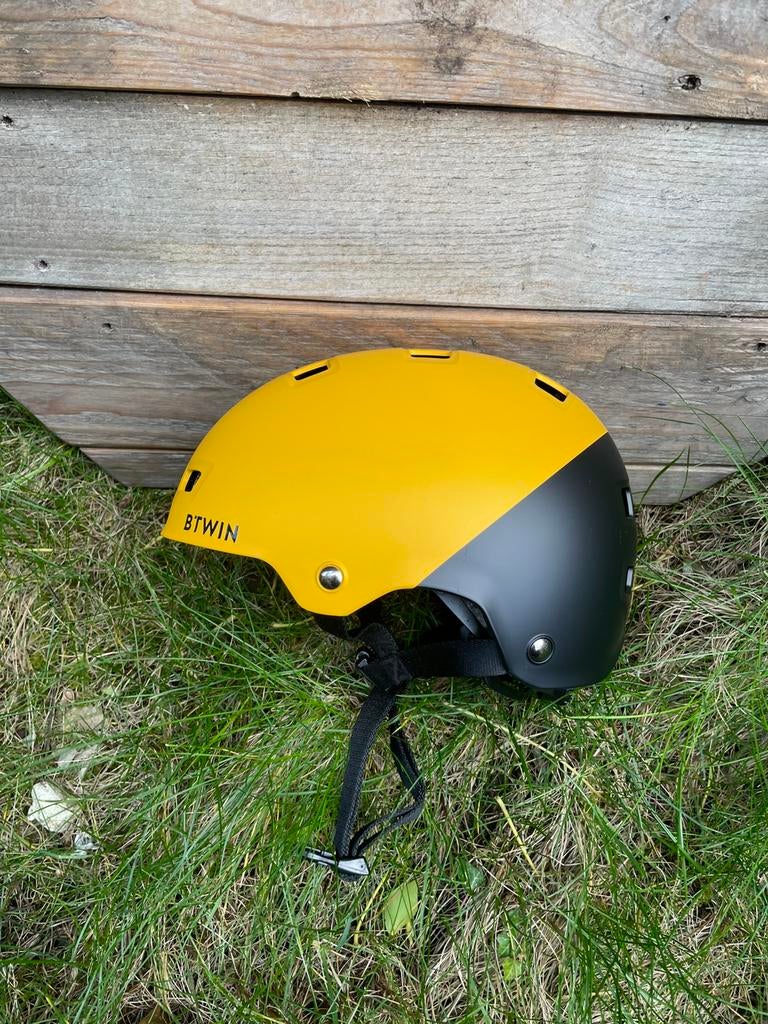 kinderhelm, Ophalen, Zo goed als nieuw, XS, Jongen of Meisje