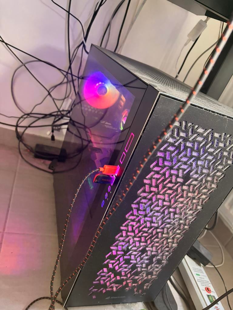 Alternate Gamer Pro r7 9800X3D/5070Ti + accessoires&garantie, Computers en Software, 32 GB, Virtual Reality, Zo goed als nieuw