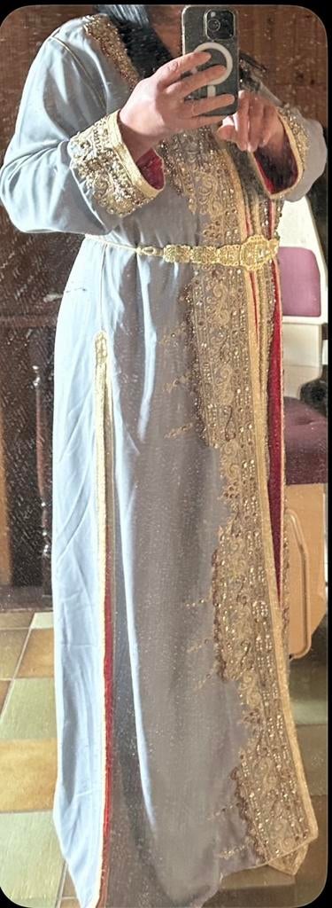 Grijze takchita - Takchita grise, Vêtements | Femmes, Habits de circonstance, Neuf, Enlèvement