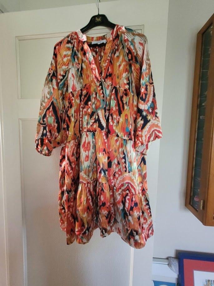 tapis en satin orange, Vêtements | Femmes, Taille 38/40 (M), Enlèvement ou Envoi, Au-dessus du genou, Comme neuf