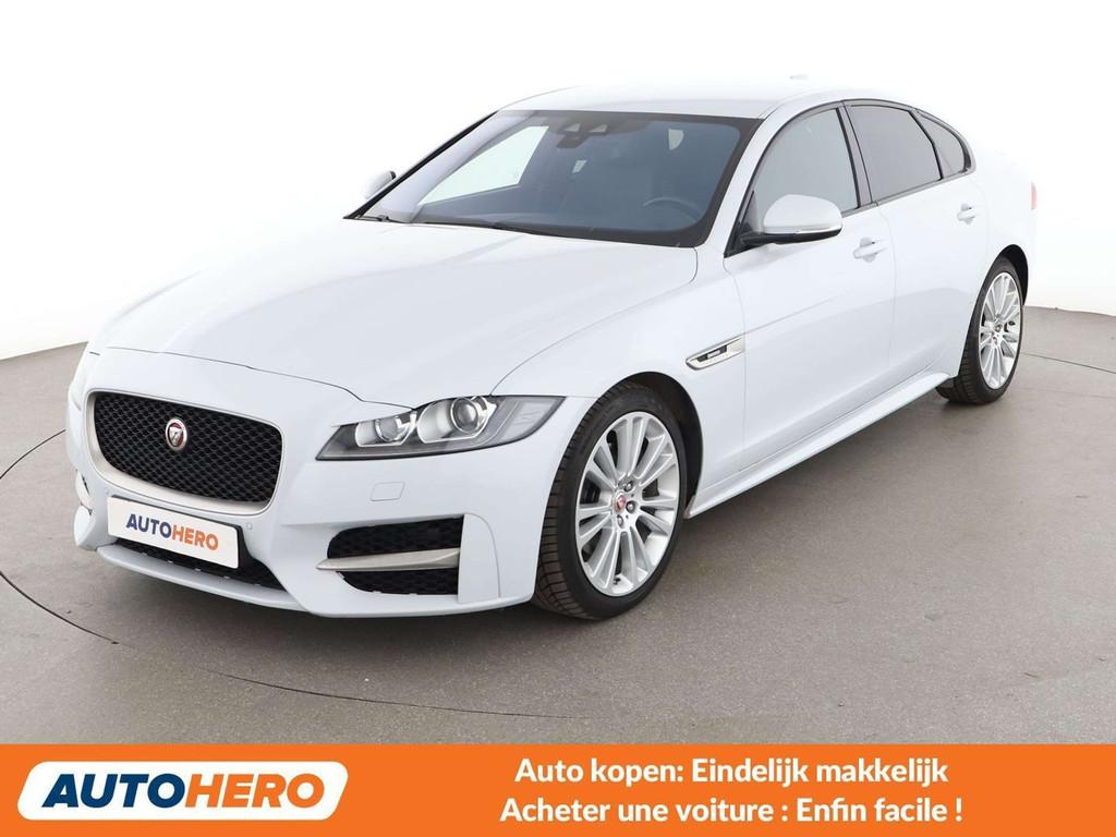 Jaguar XF 20d R-Sport AWD (bj 2016, semi-automaat), Auto's, Jaguar, Automaat, 4 deurs, 1700 kg, Wit