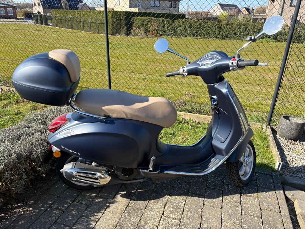 Vespa Primavera 125, Fietsen en Brommers, Brommers | Vespa, Ophalen, Overige modellen, 125 cc, Zo goed als nieuw