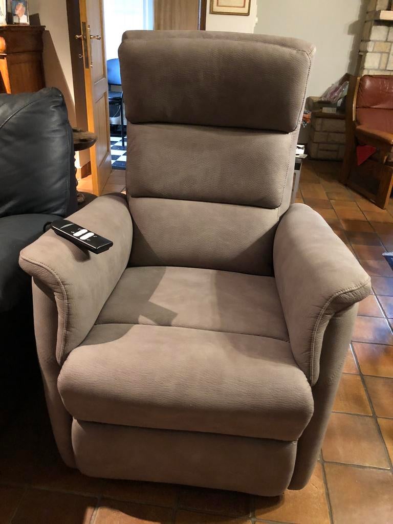 Fauteuil inclinable électrique gris/taupe, Enlèvement, Comme neuf, Cuir