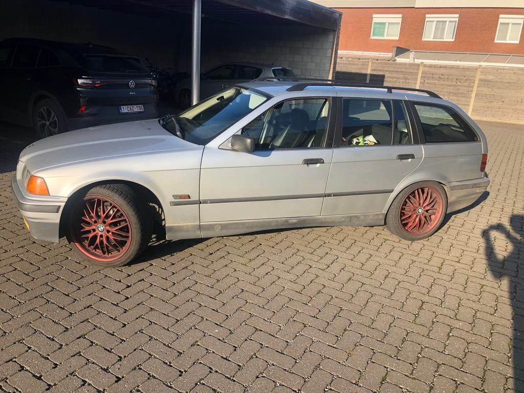 BMW E36 318i Touring 1997, Autos, Cuir, Argent ou Gris, Achat, Boîte manuelle