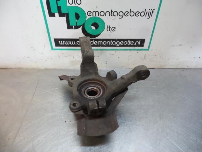 Fusee rechts-voor van een Peugeot Expert (Expert 95-), Gebruikt, -, -, Ophalen of Verzenden