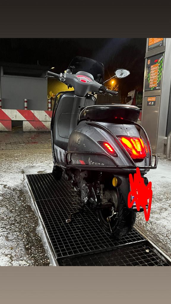 Vespa sprint A klasse, Fietsen en Brommers, Ophalen, Zo goed als nieuw