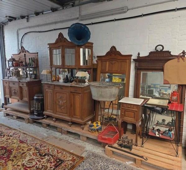 Oude Meubels en andere items te koop, Ophalen