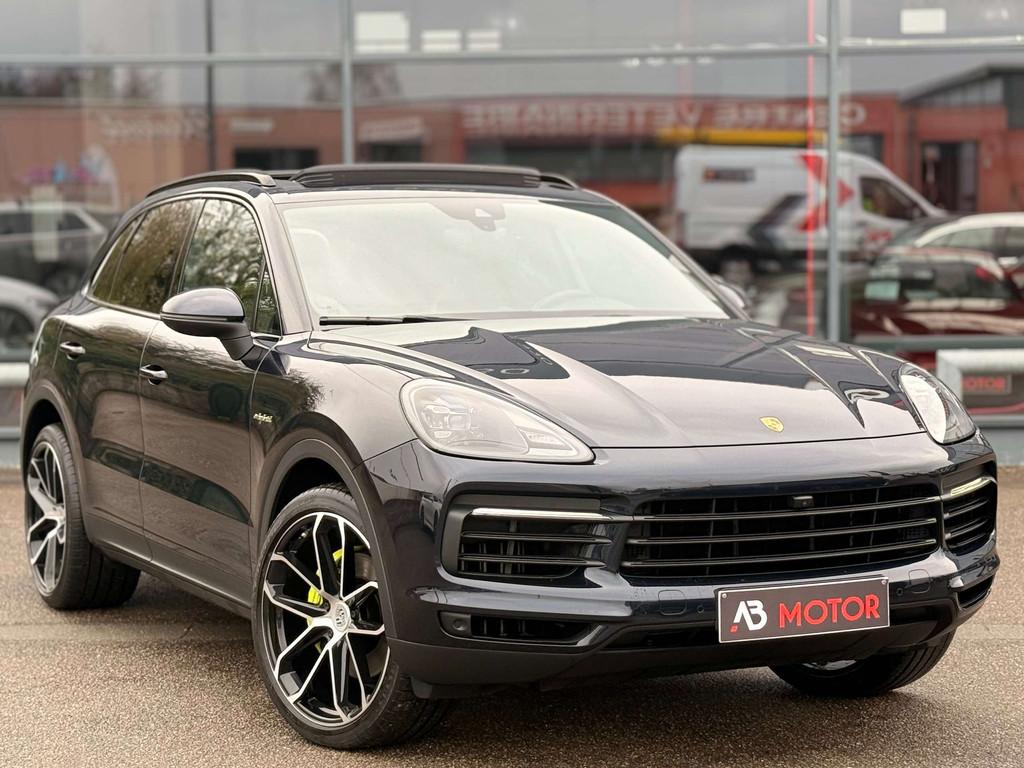 Porsche Cayenne 3.0i V6 PHEV Tiptronic S TVAC 250KW PANO LED, Auto's, Porsche, Automaat, Cayenne, USB, Gebruikt