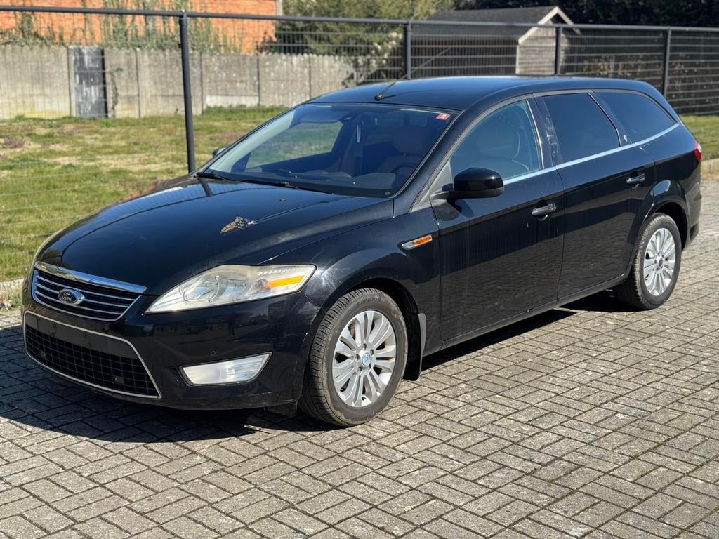 FORD MONDEO 1.8 DIESEL / GHIA UITVOERING! / GOEDE STAAT!, Auto's, Ford, Voorwielaandrijving, Beige, Mondeo, Zwart