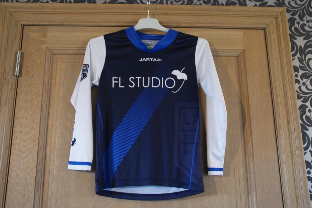 T-shirt de football de Jartazi âgé de 9/10 ans, en bon état, Enlèvement ou Envoi, Comme neuf, Jartazi, Chemise ou À manches longues