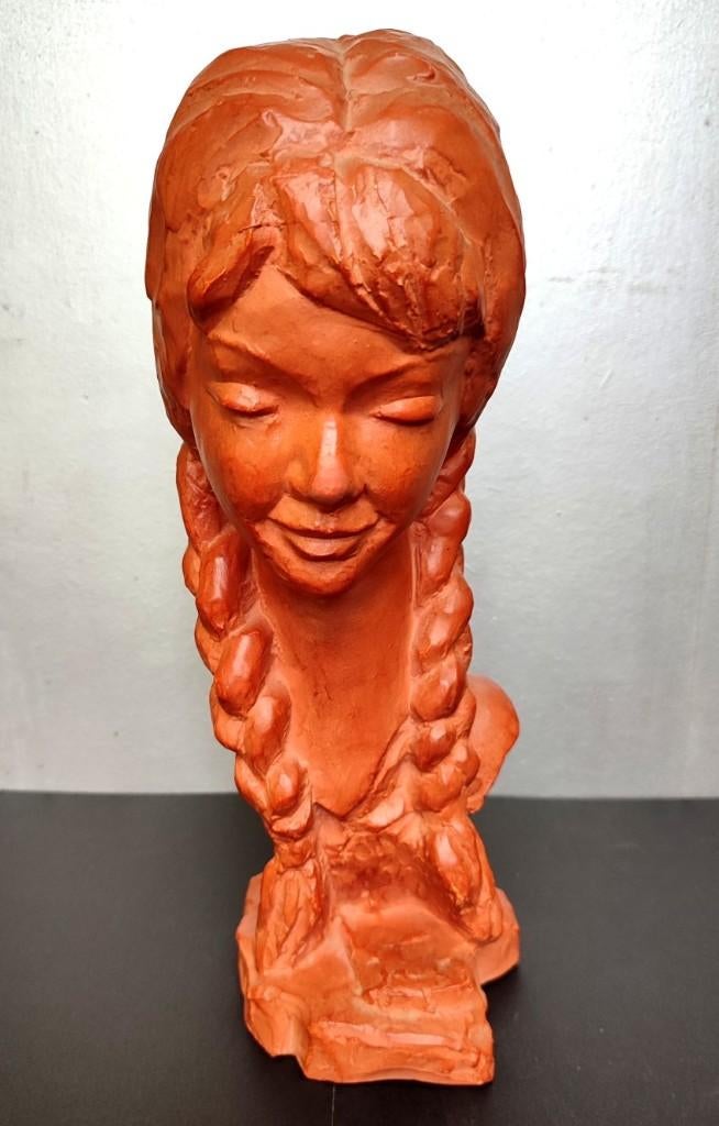 Terracotta meisjeshoofd van Paul Sersté (1910-2000), Antiquités & Art, Statue, Enlèvement ou Envoi, Fait main, Steen of Keramiek