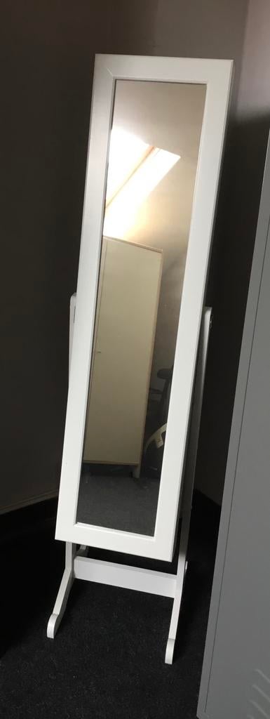 Staande juwelenkast in wit hout met spiegel, Huis en Inrichting, Woonaccessoires | Spiegels, Ophalen, Nieuw, Rechthoekig