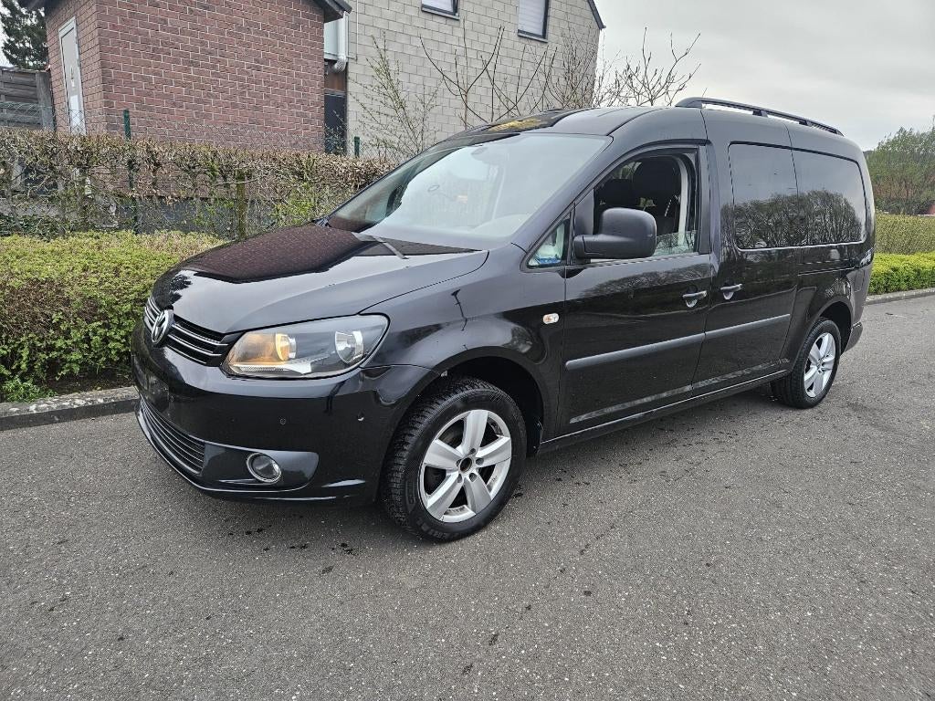 Volkswagen Caddy dubbele cabine 1.6 TDi❗PROBLEME D'INJECTEUR, Auto's, Voorwielaandrijving, Zwart, 4 cilinders, Zwart