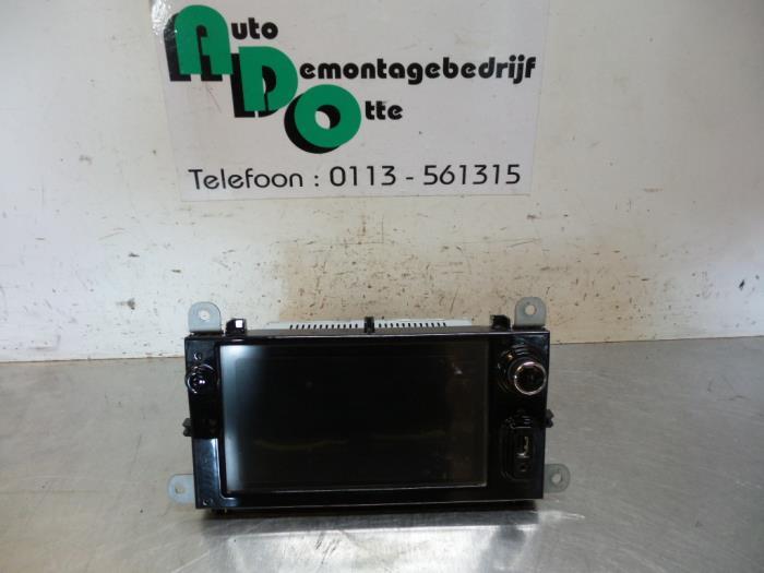 Navigatie Systeem van een Renault Clio (Clio 4 12-), Gebruikt, -, Renault, -