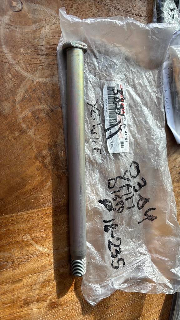 5NY-22141-01 Axe oscillant Yamaha, Enlèvement ou Envoi, Neuf