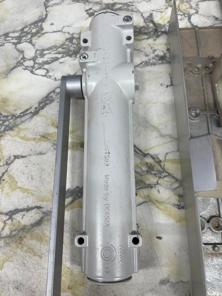 POMPE DE PORTE DORMA KABA, Enlèvement ou Envoi, Utilisé, Verre