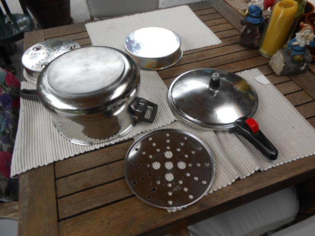 Casserole pour autocuiseur Silvinox Demeyere 6 litres, Maison & Meubles, Enlèvement ou Envoi, Utilisé, Inox, Casserole ou Cocotte-minute