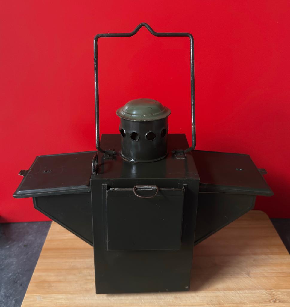 Antieke seinlamp spoorwegen jaren ‘50, Ophalen