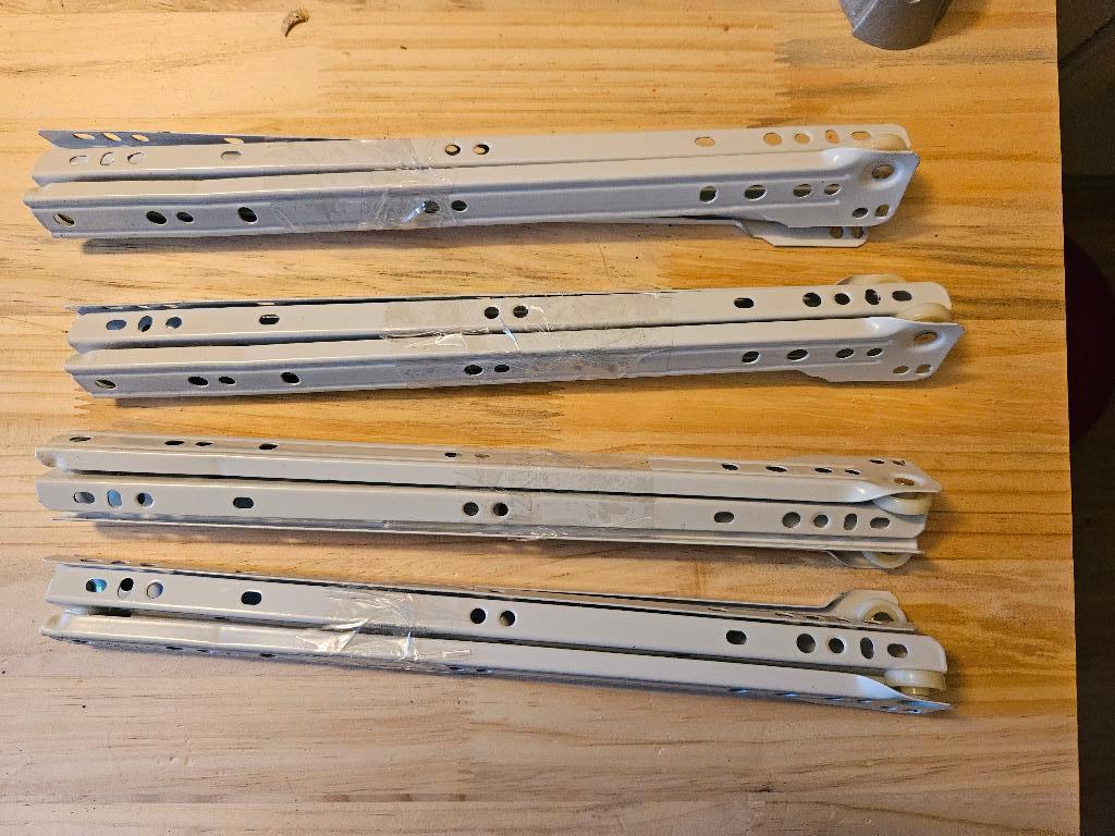 Ladegeleiders - 4 paar - 30 cm, Doe-het-zelf en Bouw, IJzerwaren en Bevestigingsmiddelen, Zo goed als nieuw, Overige typen, 250 mm of meer