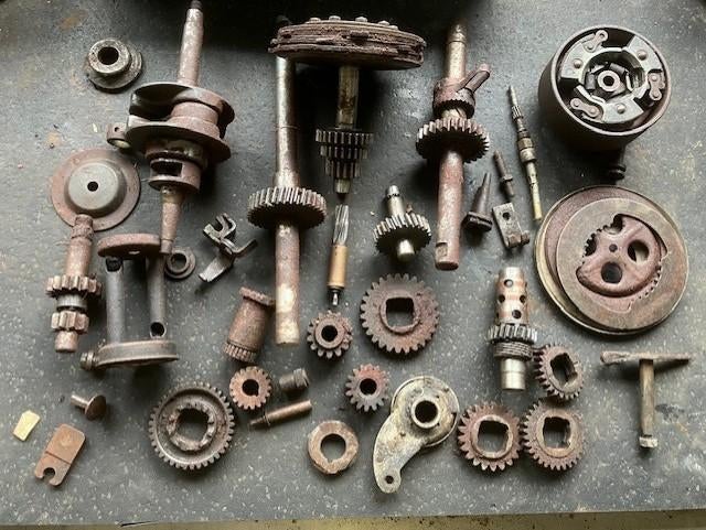 Partij onderdelen van waarschijnlijk Flandria blok., Fietsen en Brommers, Ophalen of Verzenden, Gebruikt, Blok, Overige merken