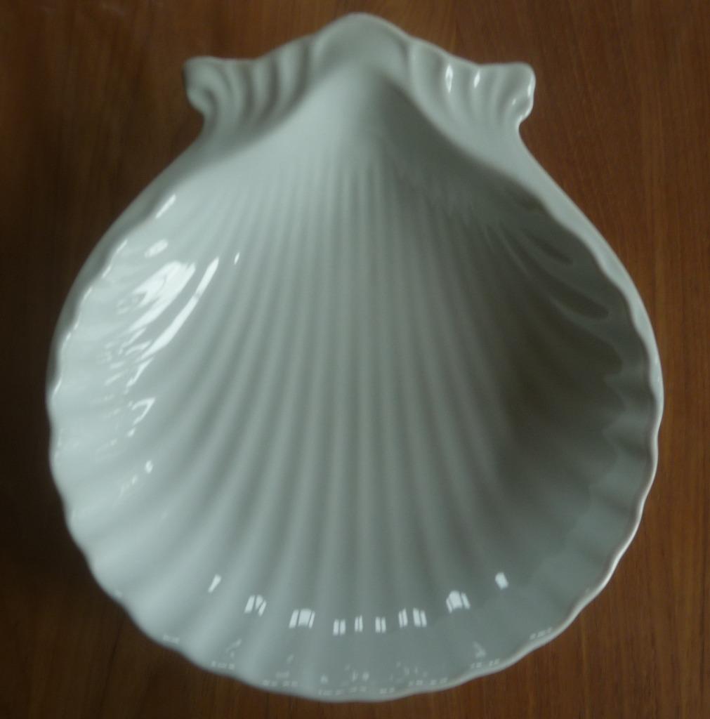 Assiette porcelaine coquille ovale, Maison & Meubles, Cuisine | Vaisselle, Enlèvement, Comme neuf, Porcelaine, Assiettes(s)