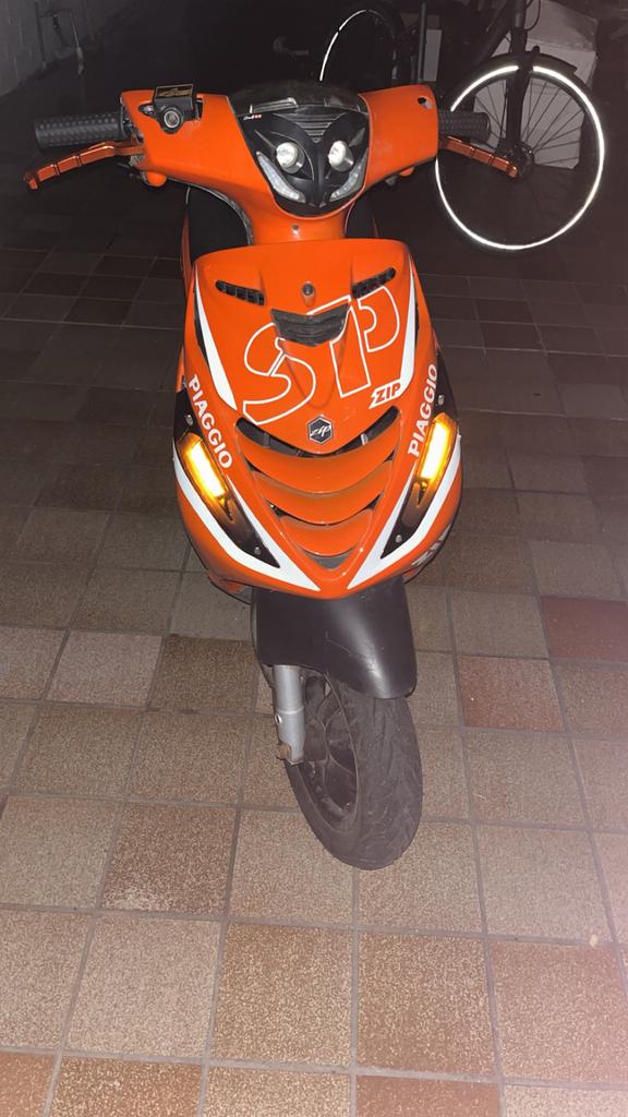 Piaggio zip b klasse 4takt 80 cc, Fietsen en Brommers, Scooters | Piaggio, Ophalen, Zo goed als nieuw, Zip