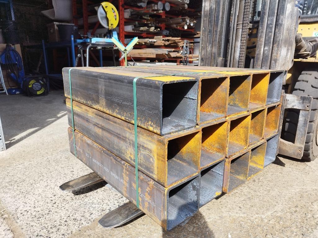 Ijzer / metalen kokers / vierkante buizen / kokerprofiel, Doe-het-zelf en Bouw, Metalen, Ophalen, Zo goed als nieuw, Geen idee