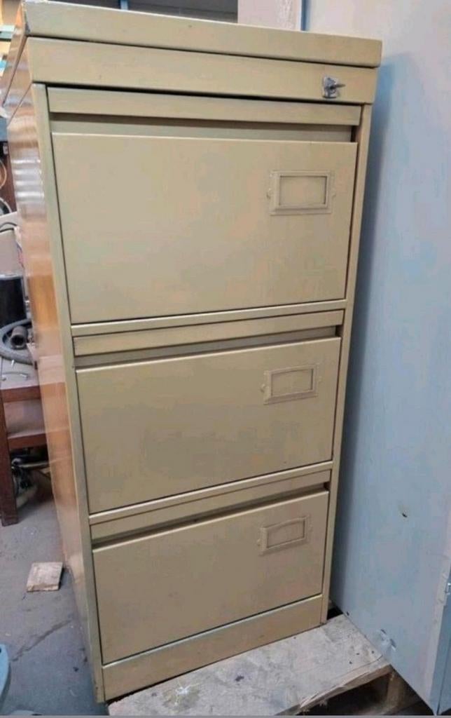 Classeur, commode, meuble de rangement, 3 tiroirs et clé en, Enlèvement, Utilisé