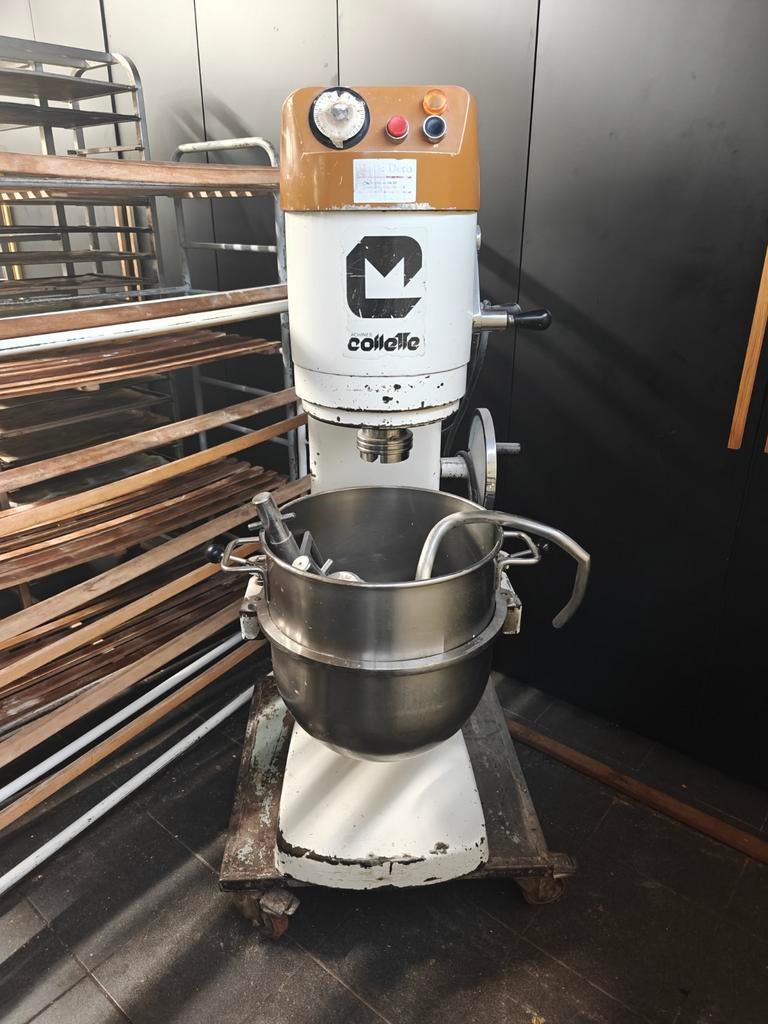 Colette klopper mengelaaar, Ophalen