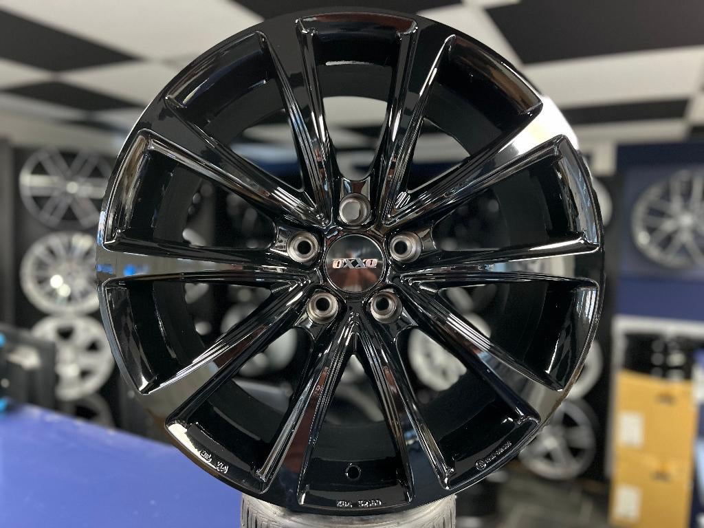 IN STOCK: NIEUWE 18 inch 5x112 Oxxo sport velgen MB VW Audi, Autos : Pièces & Accessoires, Autres pièces automobiles, Audi, Ford