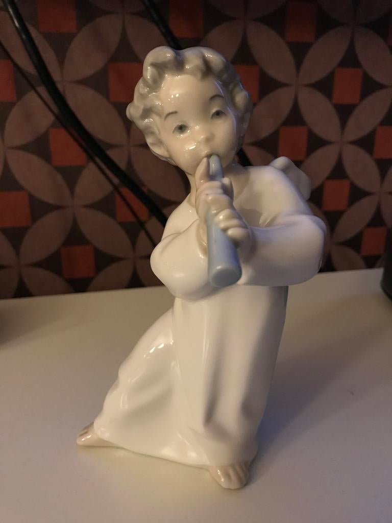 Lladro porseleinen beeldje. engeltje met fluit, Verzamelen, Ophalen of Verzenden