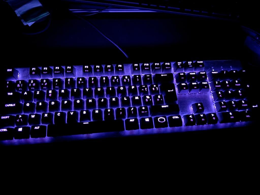 CK550 rgb Mechanical Linear iso BE, Enlèvement ou Envoi, Azerty, Comme neuf, Filaire