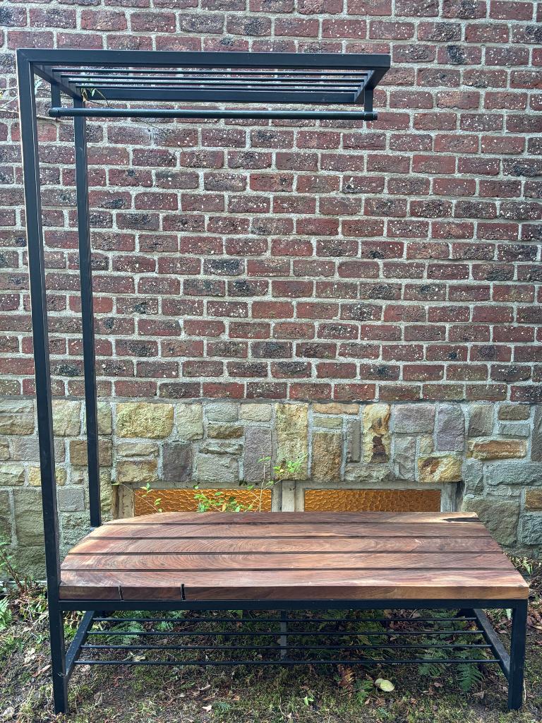 Vestiaire en acier et noyer massif, Antiquités & Art, Enlèvement