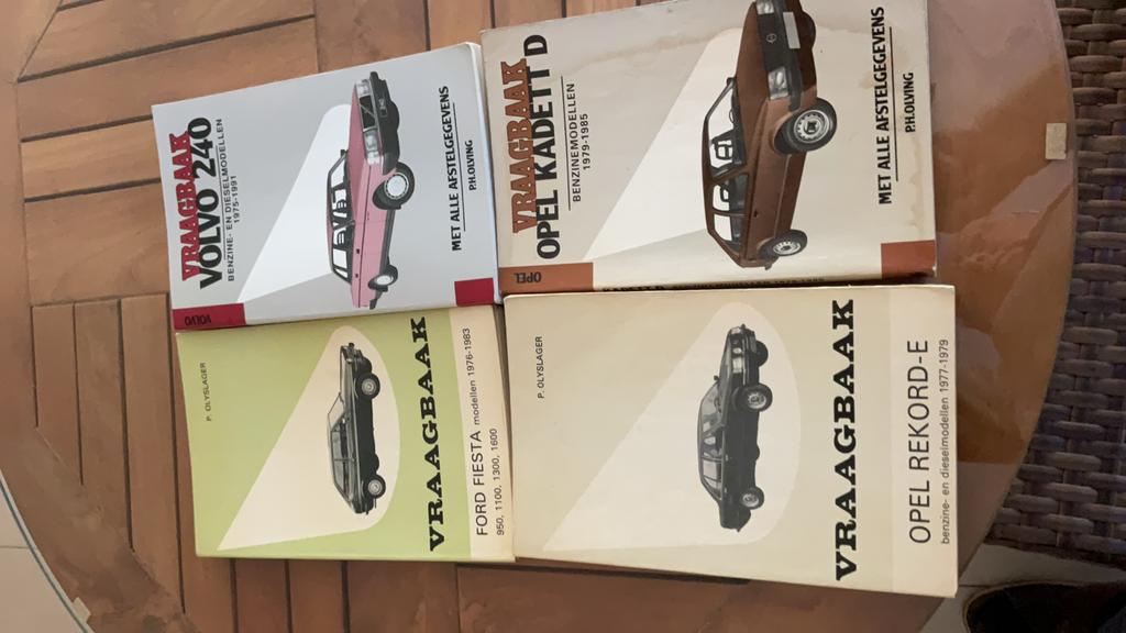 Boeken auto’s 4 stuks ., Ophalen of Verzenden, Volvo