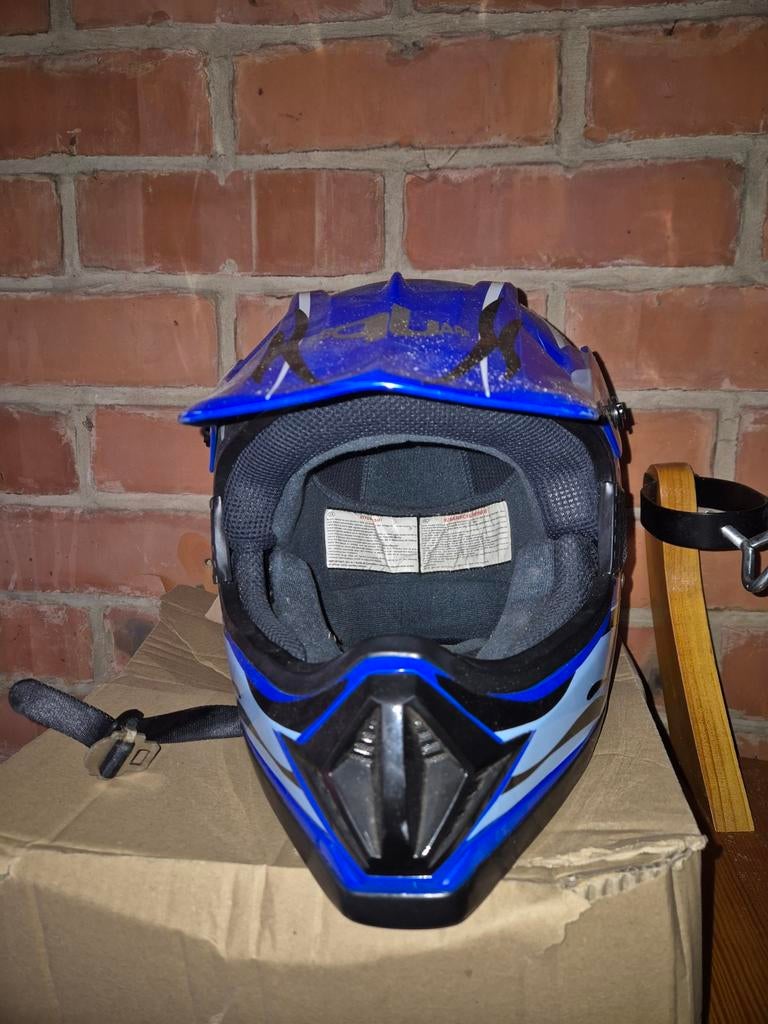 Cross helm, Motoren, Ophalen