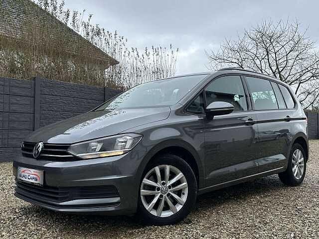 Volkswagen Touran 1.6 TDi SCR Trendline GPS/SENSOR/CRUISE, Auto's, Emergency brake assist, Monovolume, 83 kW, Te koop