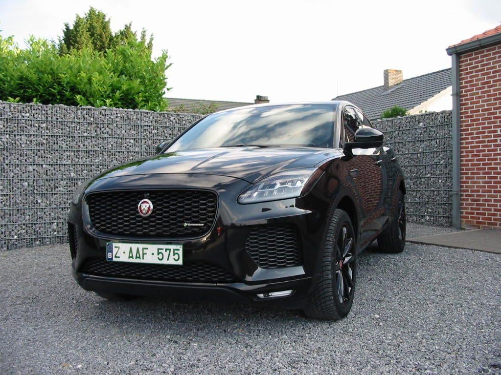 JAGUAR E PASE BENZINE, Automaat, 186 g/km, 4 cilinders, Zwart