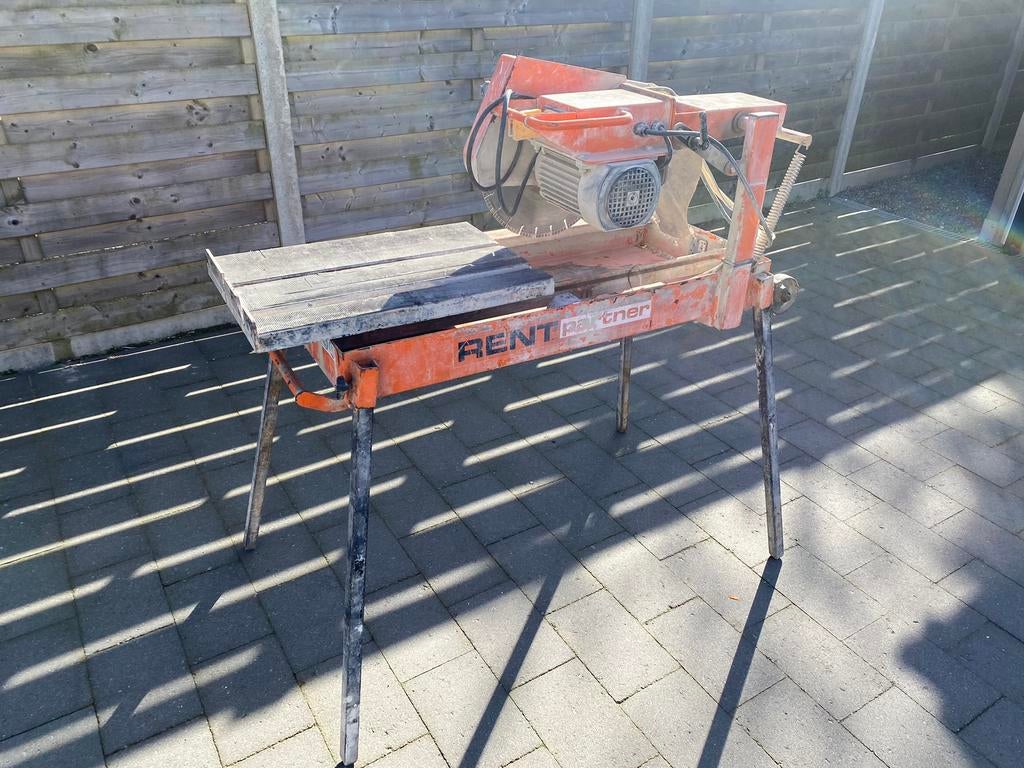 Steenzaag tafel, Ophalen