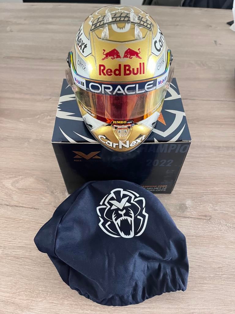 Max Verstappen 1:2 helm, Verzamelen, Automerken, Motoren en Formule 1, Ophalen of Verzenden, Zo goed als nieuw, Formule 1