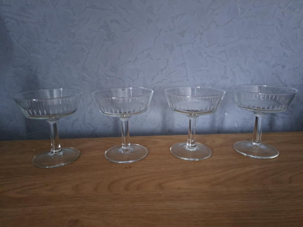 4 anciennes coupe à champagne, Enlèvement ou Envoi