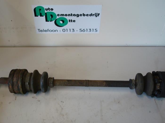 Arbre de transmission arrière gauche d'un Mercedes 200 - 50, 3 mois de garantie, Utilisé, -, -