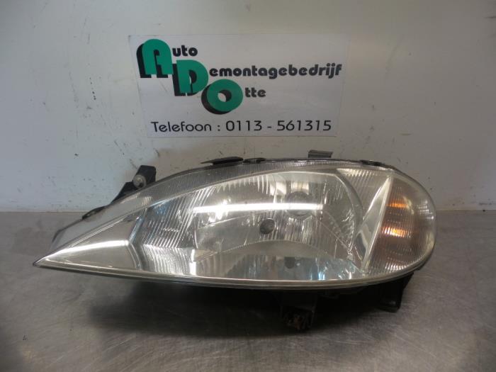 Phare gauche d'un Renault Megane (Megane 99-), Autos : Pièces & Accessoires, Renault, -, 3 mois de garantie, Utilisé