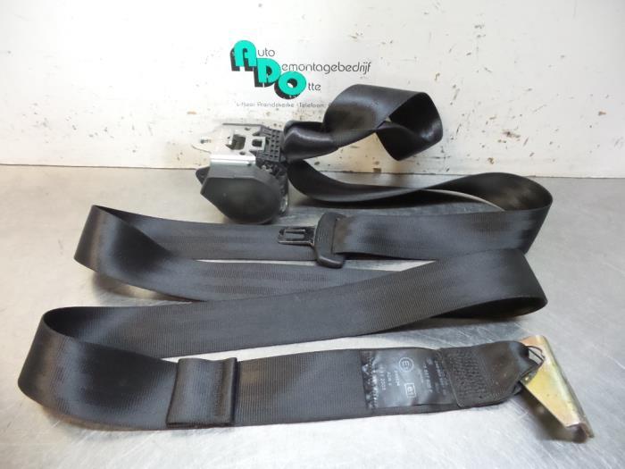 Ceinture de sécurité arrière droite d'un Volkswagen Golf, Autos : Pièces & Accessoires, Volkswagen, -, 3 mois de garantie, Utilisé