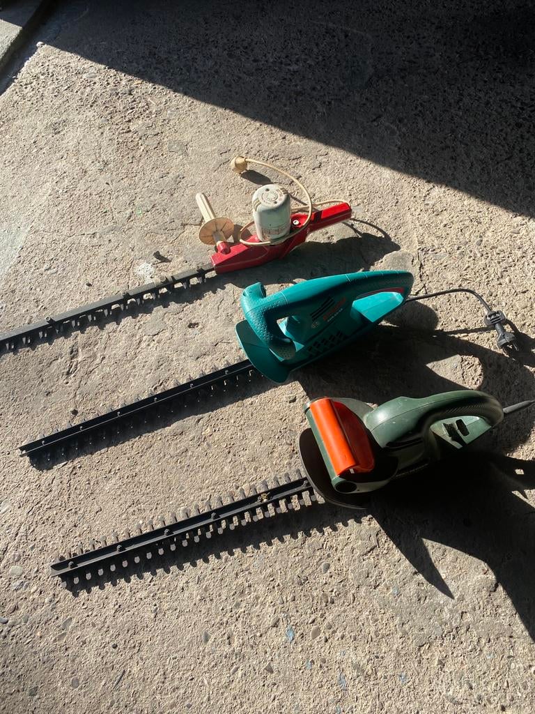 Taille-haies électrique fonctionnement ok PRIX POUR LE LOT, Enlèvement, Comme neuf, Électrique