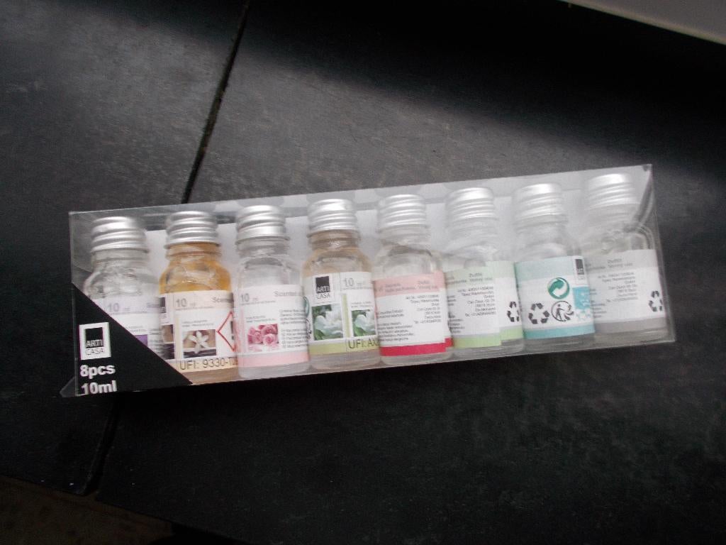 Série de flacons parfums pr brûleur à huile., Maison & Meubles, Accessoires pour la Maison | Bougeoirs & Bougies, Neuf, Chandelier